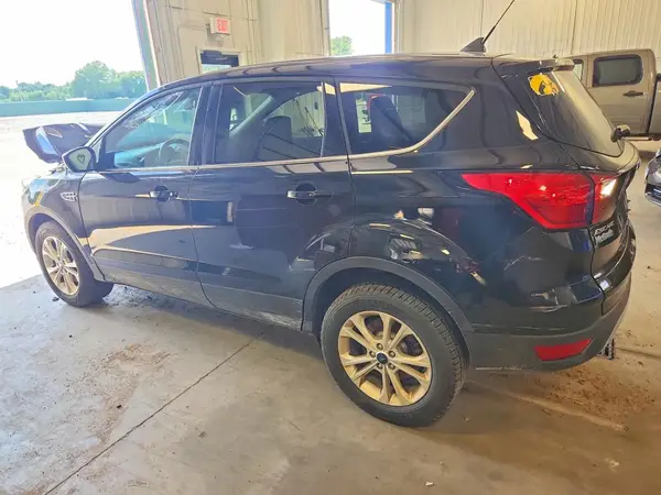 1FMCU9GD5KUA13901 2019 FORD ESCAPE - Image 2