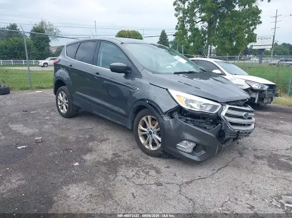 1FMCU9GD5KUA98755 2019 FORD ESCAPE - Image 1