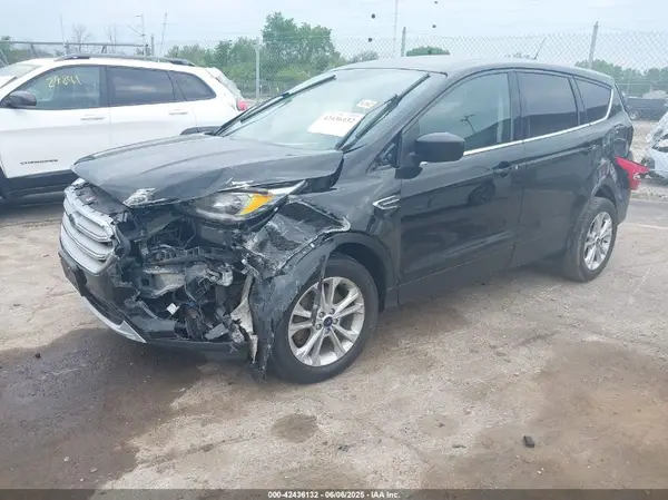 1FMCU9GD5KUB37179 2019 FORD ESCAPE - Image 2