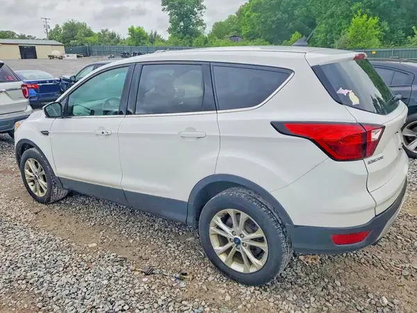 1FMCU9GD5KUB81330 2019 FORD ESCAPE - Image 2