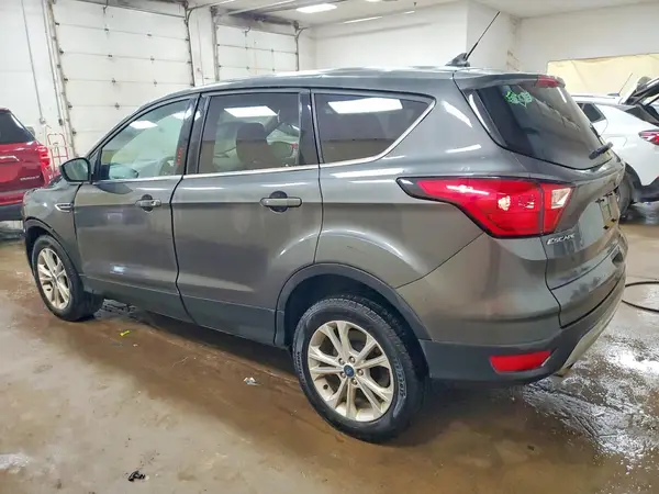 1FMCU9GD5KUB82123 2019 FORD ESCAPE - Image 2