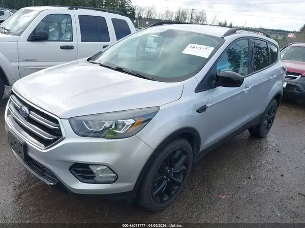 1FMCU9GD6HUB16205 2017 FORD ESCAPE - Image 2