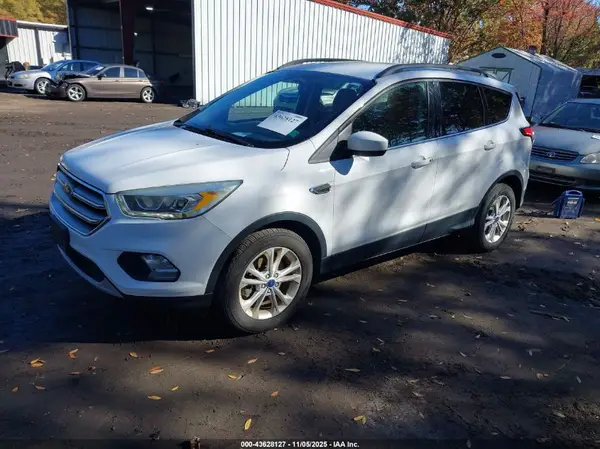 1FMCU9GD6HUB61886 2017 FORD ESCAPE - Image 2