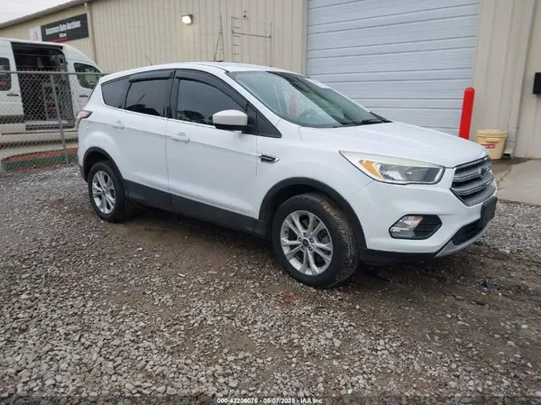 1FMCU9GD6HUD02830 2017 FORD ESCAPE - Image 1