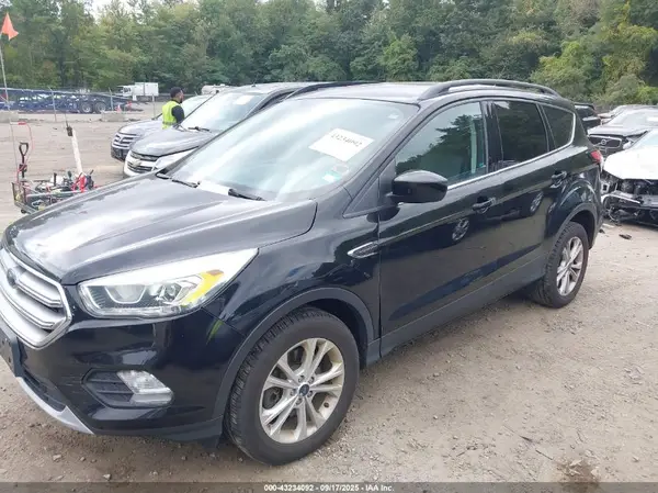 1FMCU9GD6HUD32992 2017 FORD ESCAPE - Image 2