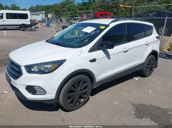 1FMCU9GD6JUA68470 2018 FORD ESCAPE - Image 2