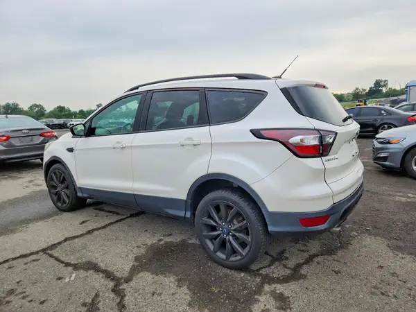 1FMCU9GD6JUB02245 2018 FORD ESCAPE - Image 2