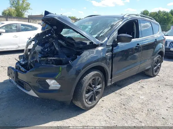 1FMCU9GD6JUB33334 2018 FORD ESCAPE - Image 2