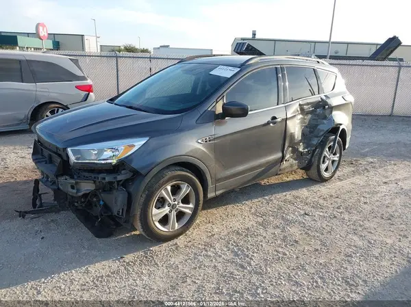 1FMCU9GD6JUB50621 2018 FORD ESCAPE - Image 2