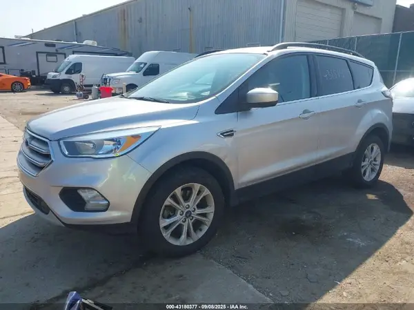 1FMCU9GD6JUC18643 2018 FORD ESCAPE - Image 2