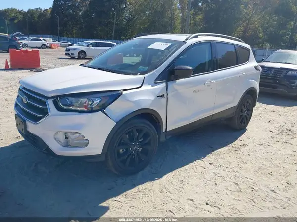 1FMCU9GD6JUC84108 2018 FORD ESCAPE - Image 2