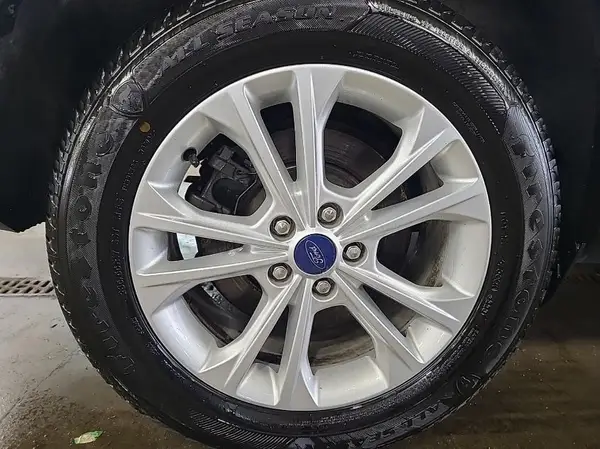 1FMCU9GD6JUD08276 2018 FORD ESCAPE - Image 2