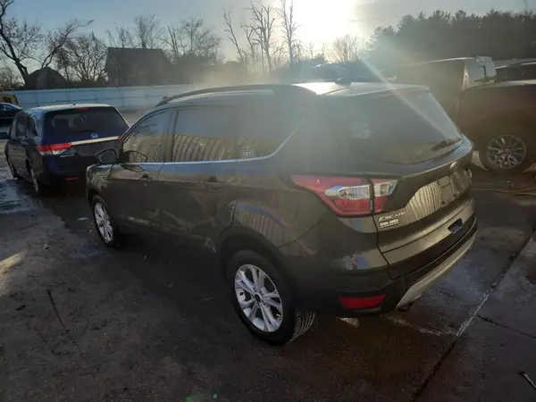 1FMCU9GD6JUD34893 2018 FORD ESCAPE - Image 2