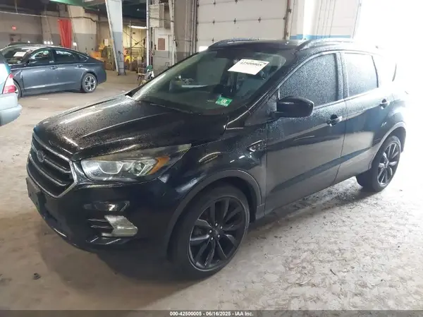 1FMCU9GD6JUD53332 2018 FORD ESCAPE - Image 2
