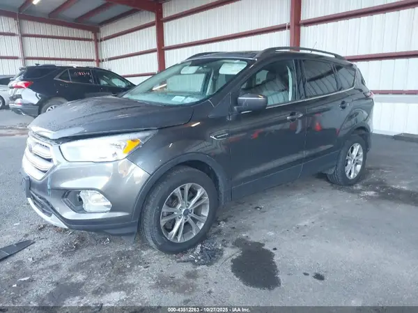 1FMCU9GD6JUD53783 2018 FORD ESCAPE - Image 2