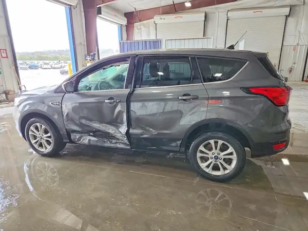 1FMCU9GD6KUA61214 2019 FORD ESCAPE - Image 2