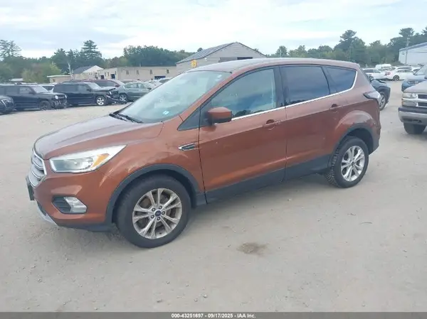 1FMCU9GD7HUB05746 2017 FORD ESCAPE - Image 2