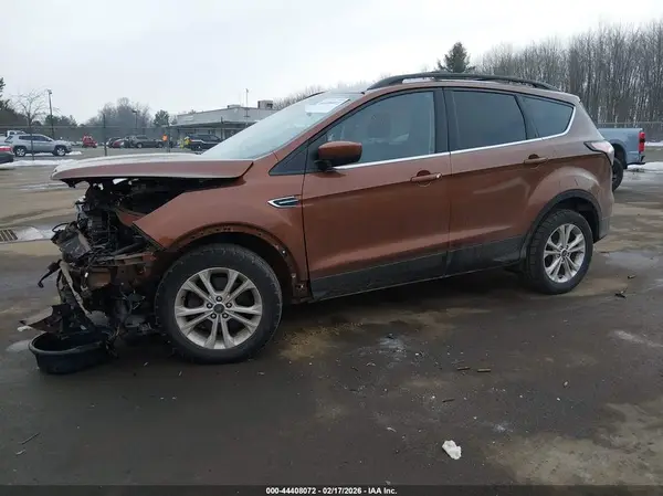1FMCU9GD7HUB22367 2017 FORD ESCAPE - Image 2