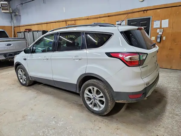 1FMCU9GD7HUB68152 2017 FORD ESCAPE - Image 2