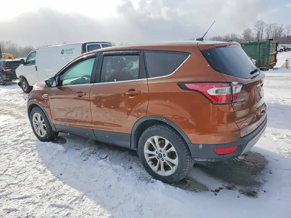 1FMCU9GD7HUB76056 2017 FORD ESCAPE - Image 2