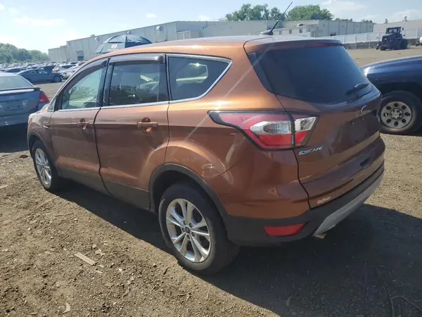 1FMCU9GD7HUB94234 2017 FORD ESCAPE - Image 2
