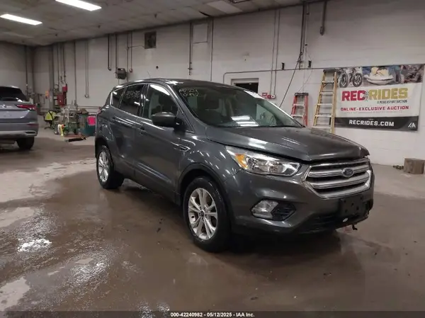 1FMCU9GD7HUC69966 2017 FORD ESCAPE - Image 1