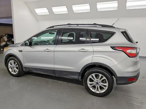 1FMCU9GD7HUD29423 2017 FORD ESCAPE - Image 2