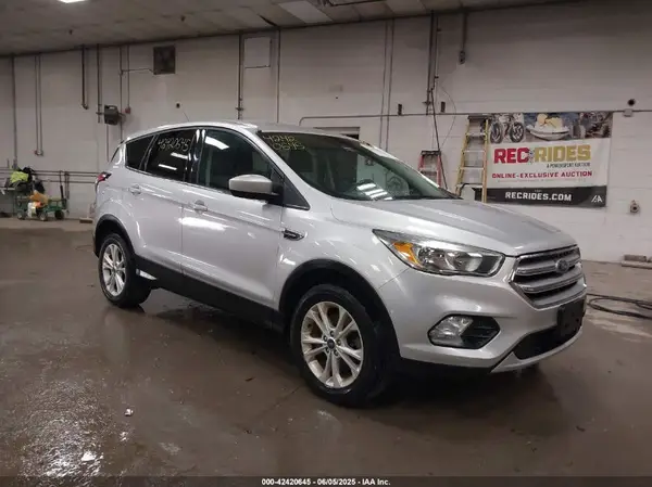 1FMCU9GD7HUE81797 2017 FORD ESCAPE - Image 1
