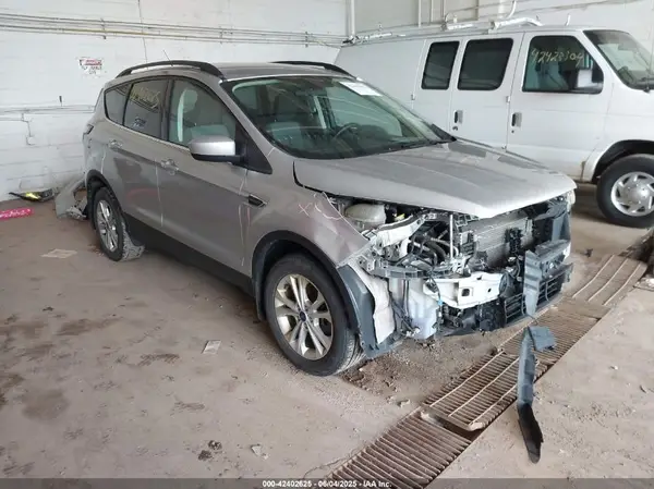 1FMCU9GD7JUA42248 2018 FORD ESCAPE - Image 1