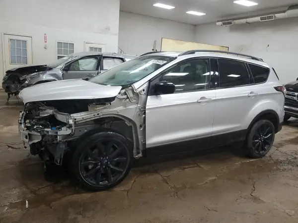 1FMCU9GD7JUA82975 2018 FORD ESCAPE - Image 1
