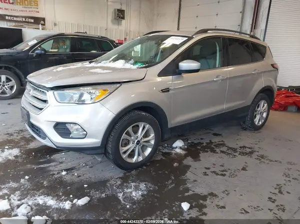 1FMCU9GD7JUB93526 2018 FORD ESCAPE - Image 2
