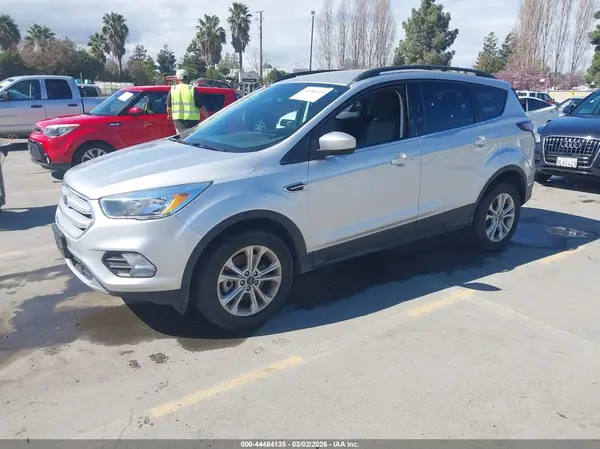 1FMCU9GD7JUC60481 2018 FORD ESCAPE - Image 2