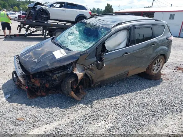 1FMCU9GD7JUC61887 2018 FORD ESCAPE - Image 2