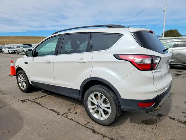 1FMCU9GD7JUD21182 2018 FORD ESCAPE - Image 2