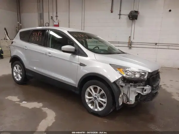 1FMCU9GD7KUB18049 2019 FORD ESCAPE - Image 1