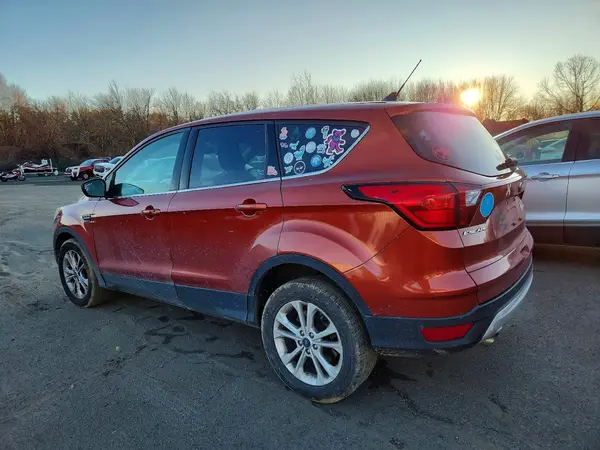 1FMCU9GD7KUB19105 2019 FORD ESCAPE - Image 2