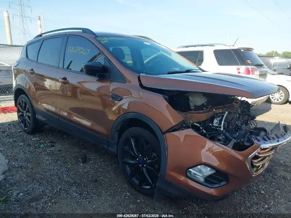 1FMCU9GD8HUA18020 2017 FORD ESCAPE - Image 1