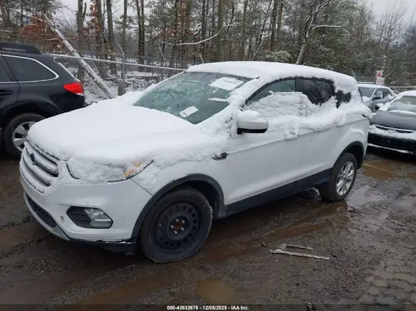 1FMCU9GD8HUA20852 2017 FORD ESCAPE - Image 2