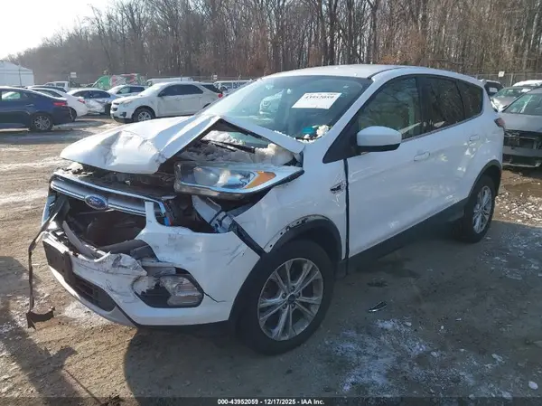1FMCU9GD8HUA89220 2017 FORD ESCAPE - Image 2