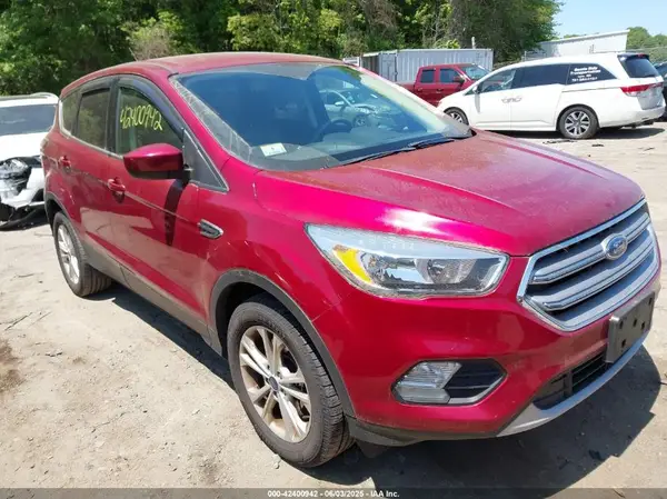 1FMCU9GD8HUB33748 2017 FORD ESCAPE - Image 1