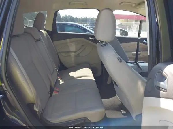 1FMCU9GD8HUB45916 2017 FORD ESCAPE - Image 8