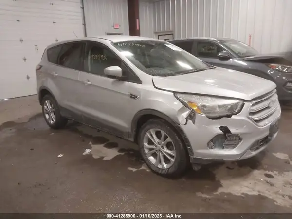 1FMCU9GD8HUB76020 2017 FORD ESCAPE - Image 1