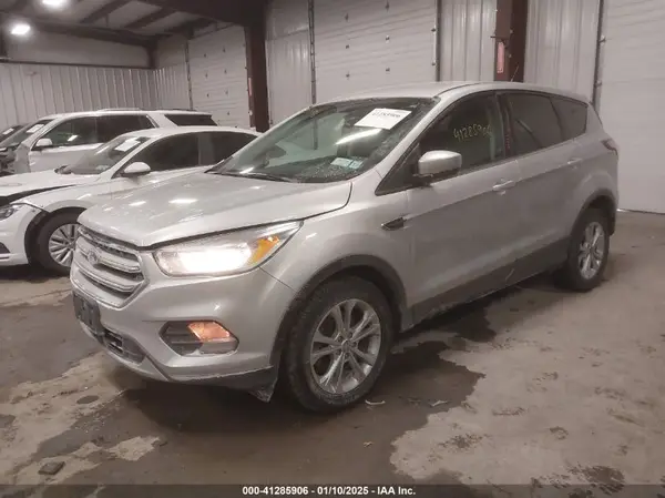 1FMCU9GD8HUB76020 2017 FORD ESCAPE - Image 2