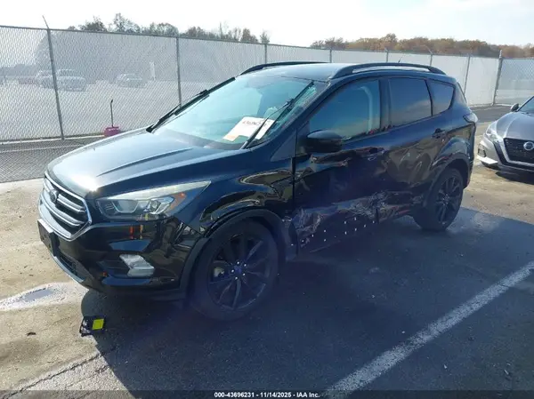 1FMCU9GD8HUB77197 2017 FORD ESCAPE - Image 2