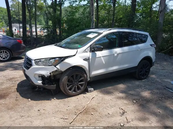 1FMCU9GD8HUC19772 2017 FORD ESCAPE - Image 2