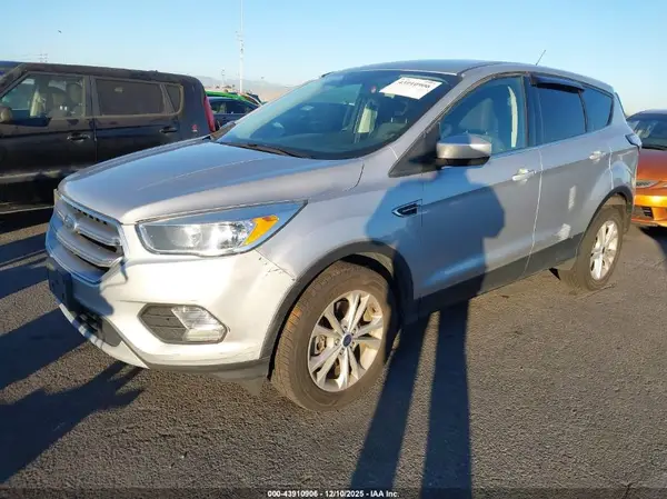 1FMCU9GD8HUC25992 2017 FORD ESCAPE - Image 2