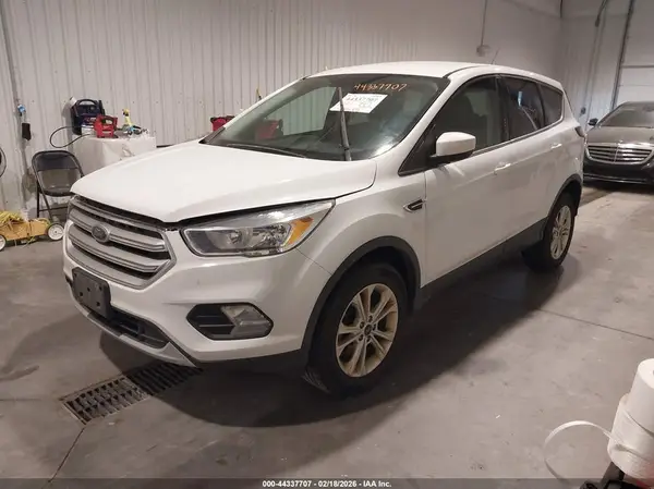 1FMCU9GD8HUC27676 2017 FORD ESCAPE - Image 2
