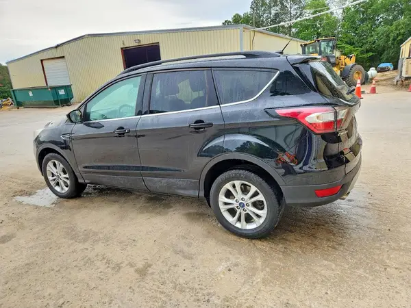 1FMCU9GD8HUC37060 2017 FORD ESCAPE - Image 2