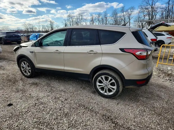 1FMCU9GD8HUC71516 2017 FORD ESCAPE - Image 2