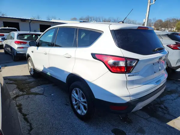 1FMCU9GD8HUC82161 2017 FORD ESCAPE - Image 2